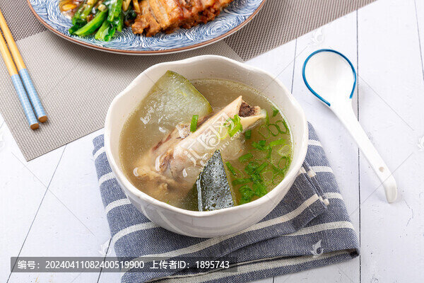 筒子骨冬瓜湯