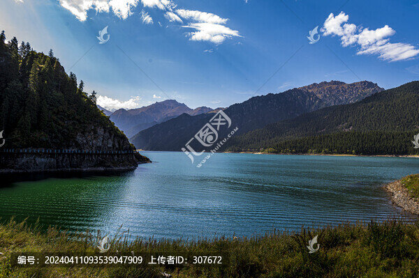 新彊天山天池風光