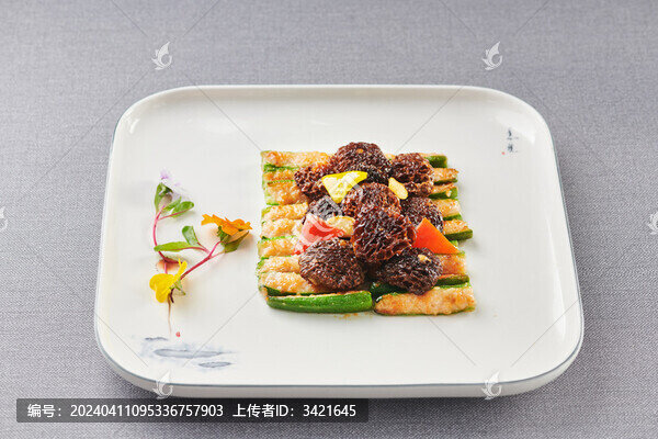 羊肚菌炒秋葵