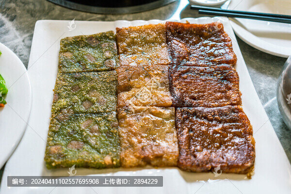 桂林美食三色粑粑