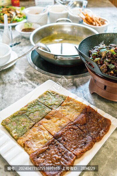 恭城美食三色粑粑血鴨