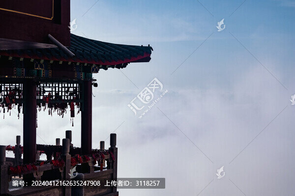 洛陽老君山云頂?shù)烙^群涼亭特寫