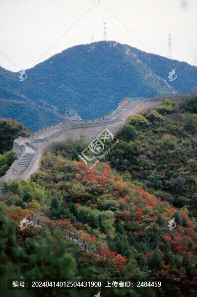 北京八達(dá)嶺長城紅葉