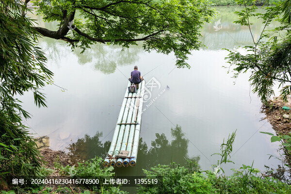 江中釣魚人