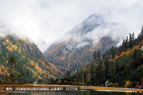 月亮湖秋色
