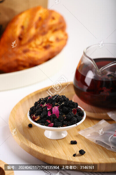 黑枸杞桑葚玫瑰茶