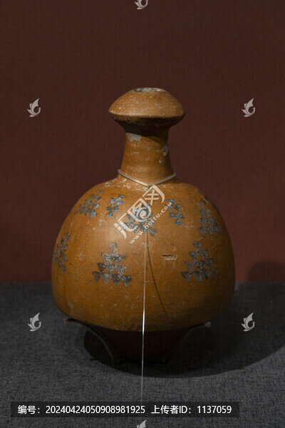 新石器時(shí)代仰韶文化彩陶罐