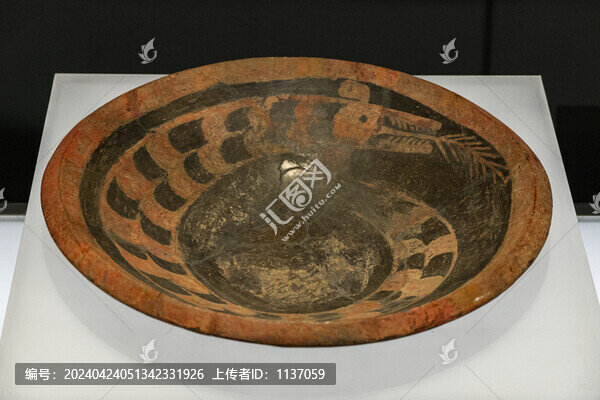新石器時代陶寺文化彩繪龍紋陶盤