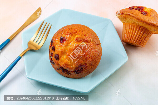 蔓越莓蘑菇頭蛋糕