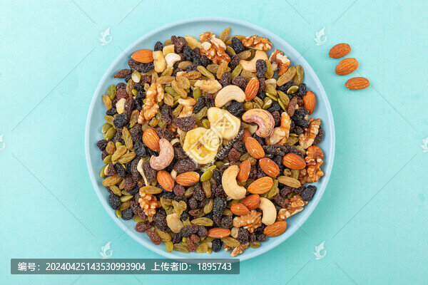 每日?qǐng)?jiān)果果干組合