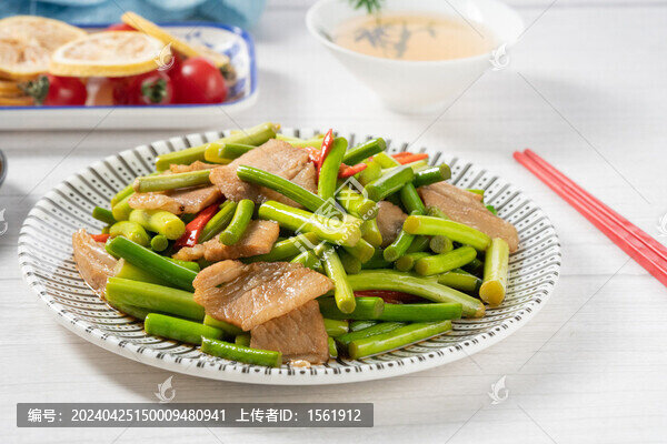 蒜苔炒肉