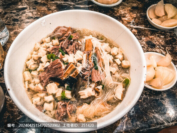 羊肉泡饃