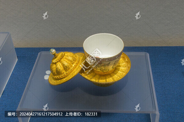 金盞托瓷茶碗
