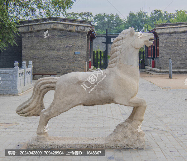 老龍頭龍武營院內(nèi)的石馬雕塑