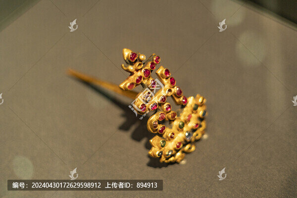嵌紅藍(lán)寶石梵文金簪
