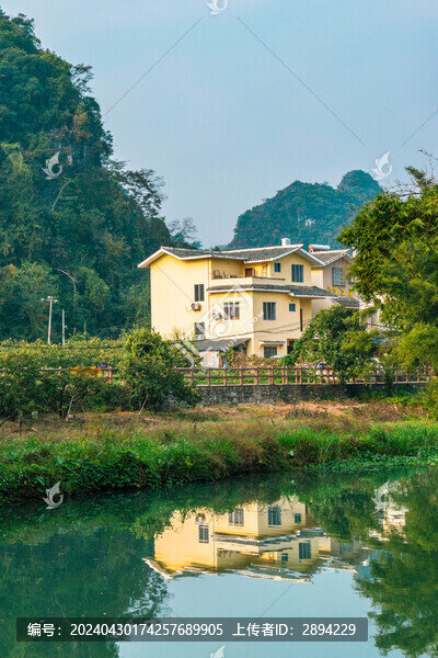 南方農(nóng)村黃色小別墅