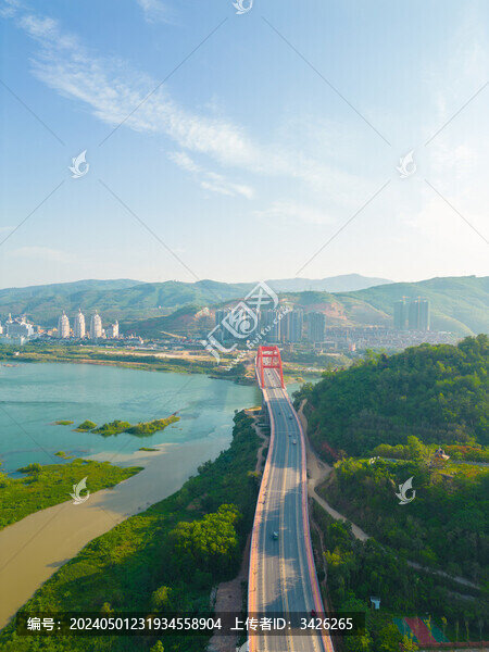 航拍視角下的景洪市黎明大橋