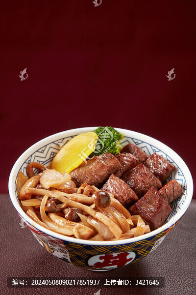 和牛牛肉粒蓋飯