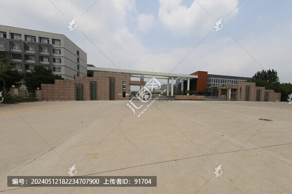 鄭州信息科技職業(yè)學(xué)院大門
