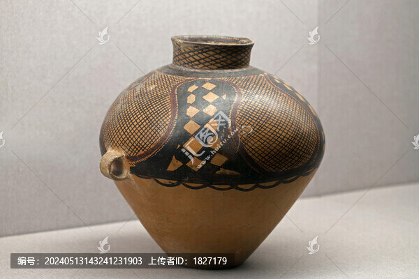 彩陶罐