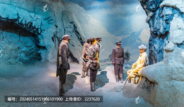 女紅軍過雪山雕塑