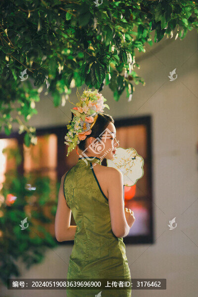 簪花女性人像