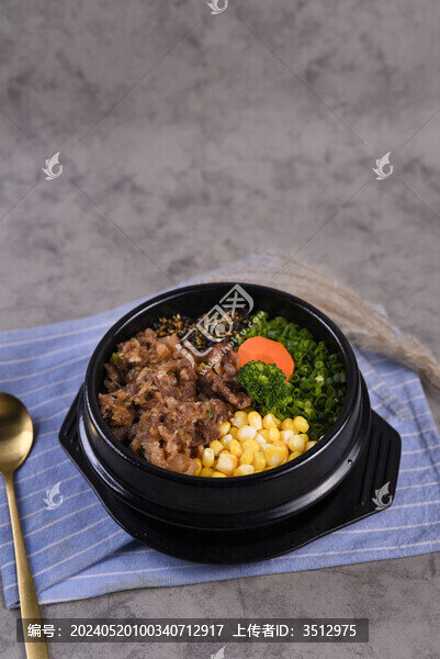 特色羊肉石鍋飯