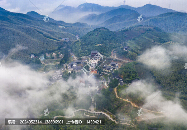 云霧徑山寺