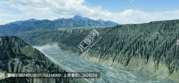 新疆獨(dú)山子大峽谷