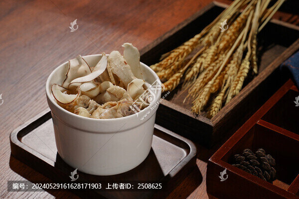 海底椰百合土雞湯