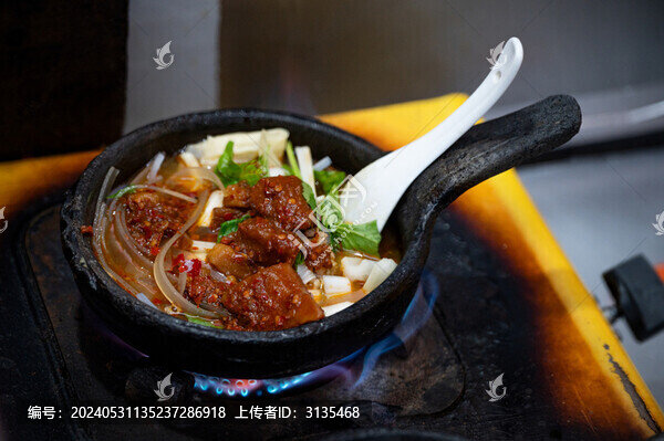 貴州安順砂鍋涼粉小鍋涼粉洋芋鍋