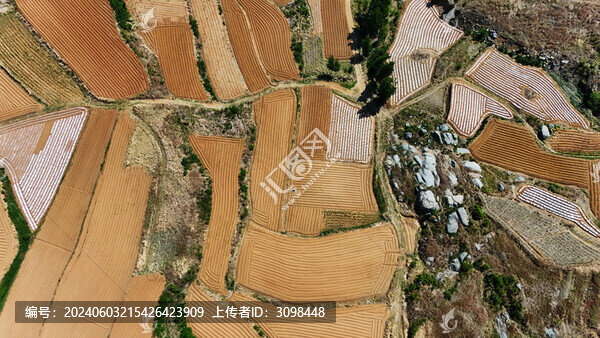 航拍山區(qū)梯田