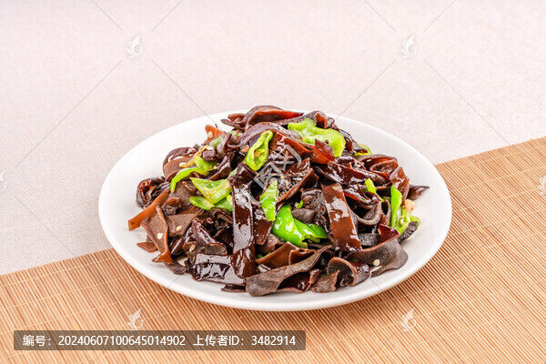 青椒炒木耳