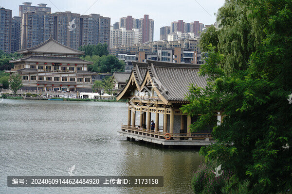 西安曲江池遺址公園城市風景