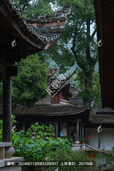 雨中的天臺山國清寺