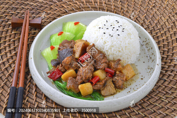黃燜雞米飯