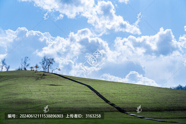 關山牧場藍天白云