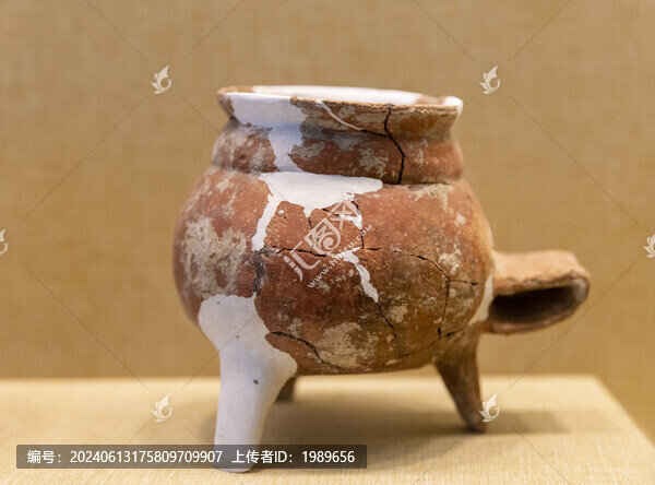 馬家浜文化陶鼎