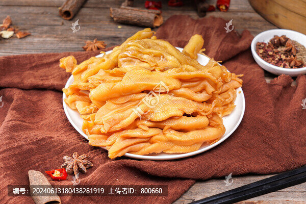 鹵味鴨掌