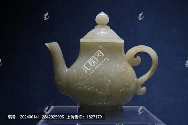 白玉荷燕紋壺