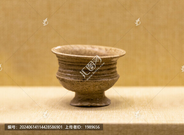 西周原始瓷尊
