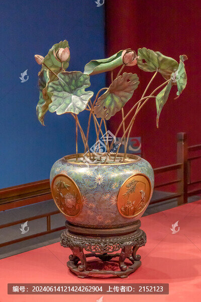 掐絲琺瑯荷塘盆景