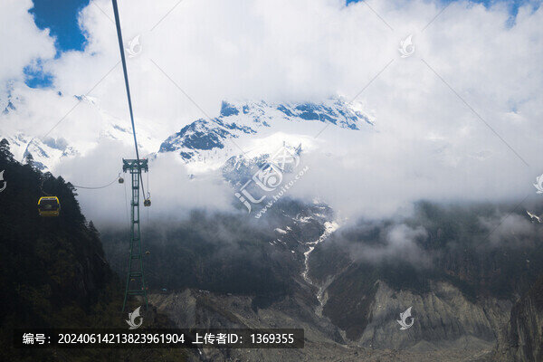 海螺溝雪山
