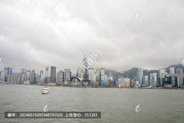 晨霧中的香港