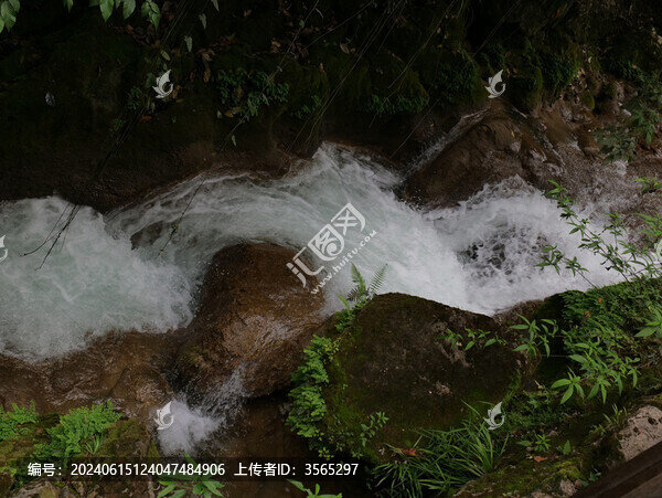 荔波小七孔景區(qū)68級(jí)跌水瀑布
