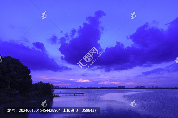 武漢三角湖畔