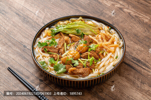 牛腩老友粉