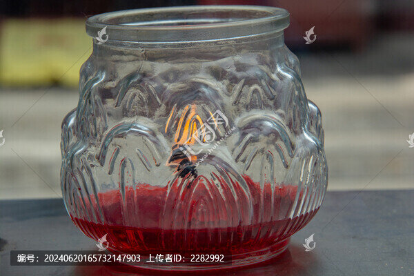 寺廟祈福長(zhǎng)明燈