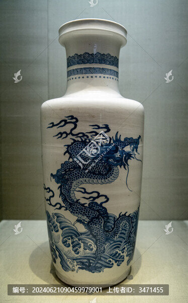 清康熙青花海水龍紋棒槌尊