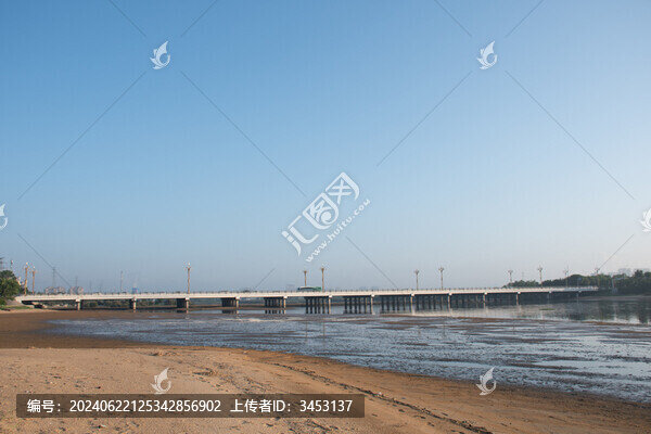 海上的橋
